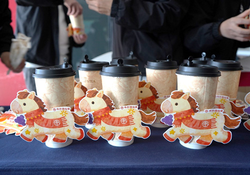 春节新茶饮观察：书亦烧仙草乡镇店日均杯量1000杯，家庭聚会&ldquo;喝&rdquo;出新高